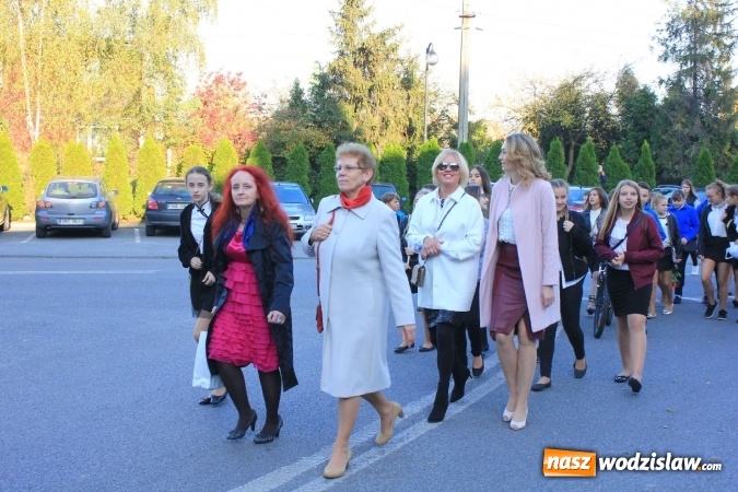 Zdjęcie w galerii na portalu naszwodzislaw.com: Szkoła w Lubomi świętowała 50-lecie! Nie zabrakło życzeń, wspomnień i dobrego humoru wiadomości z regionu