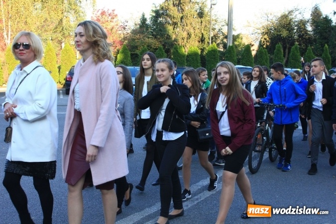 Zdjęcie w galerii na portalu naszwodzislaw.com: Szkoła w Lubomi świętowała 50-lecie! Nie zabrakło życzeń, wspomnień i dobrego humoru wiadomości z regionu