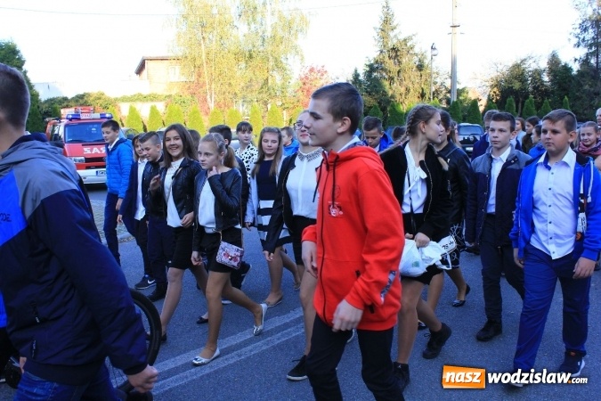 Zdjęcie w galerii na portalu naszwodzislaw.com: Szkoła w Lubomi świętowała 50-lecie! Nie zabrakło życzeń, wspomnień i dobrego humoru wiadomości z regionu