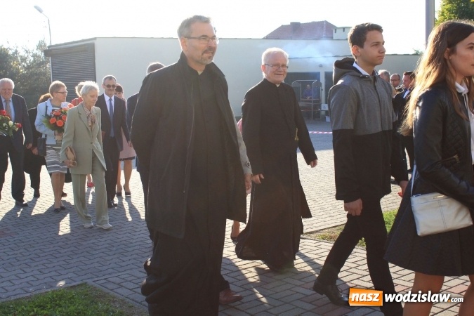 Zdjęcie w galerii na portalu naszwodzislaw.com: Szkoła w Lubomi świętowała 50-lecie! Nie zabrakło życzeń, wspomnień i dobrego humoru wiadomości z regionu