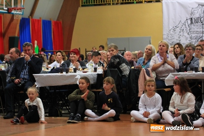 Zdjęcie w galerii na portalu naszwodzislaw.com: Szkoła w Lubomi świętowała 50-lecie! Nie zabrakło życzeń, wspomnień i dobrego humoru wiadomości z regionu