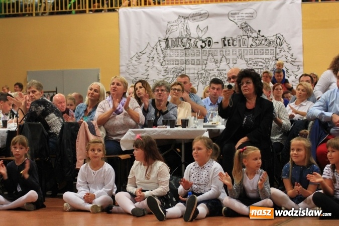 Zdjęcie w galerii na portalu naszwodzislaw.com: Szkoła w Lubomi świętowała 50-lecie! Nie zabrakło życzeń, wspomnień i dobrego humoru wiadomości z regionu