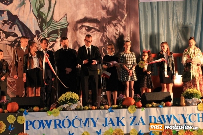 Zdjęcie w galerii na portalu naszwodzislaw.com: Szkoła w Lubomi świętowała 50-lecie! Nie zabrakło życzeń, wspomnień i dobrego humoru wiadomości z regionu