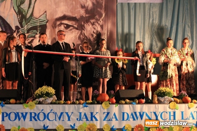 Zdjęcie w galerii na portalu naszwodzislaw.com: Szkoła w Lubomi świętowała 50-lecie! Nie zabrakło życzeń, wspomnień i dobrego humoru wiadomości z regionu