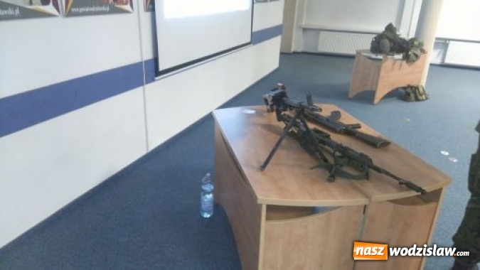 Zdjęcie w galerii na portalu naszwodzislaw.com: Przedstawiciele Jednostki Strzeleckiej 2023 im. 14 Pułku Powstańców Śląskich z wizytą w Budowlance  wiadomości z regionu