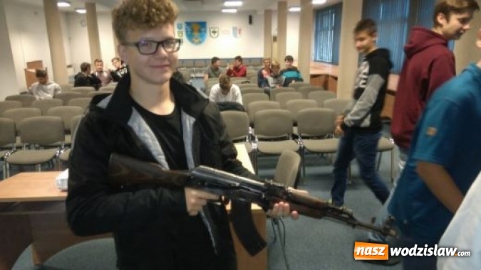 Zdjęcie w galerii na portalu naszwodzislaw.com: Przedstawiciele Jednostki Strzeleckiej 2023 im. 14 Pułku Powstańców Śląskich z wizytą w Budowlance  wiadomości z regionu