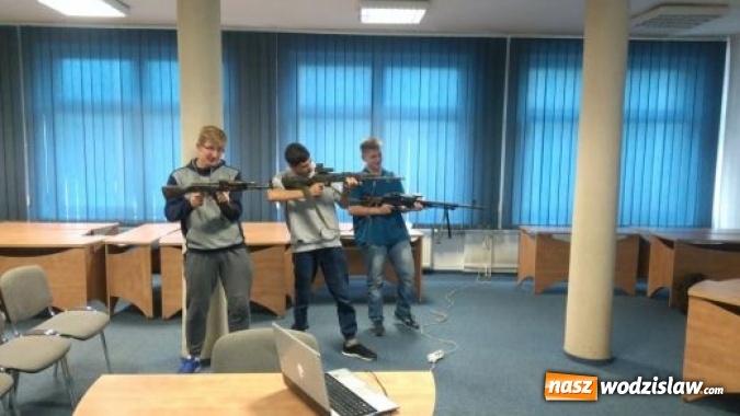 Zdjęcie w galerii na portalu naszwodzislaw.com: Przedstawiciele Jednostki Strzeleckiej 2023 im. 14 Pułku Powstańców Śląskich z wizytą w Budowlance  wiadomości z regionu