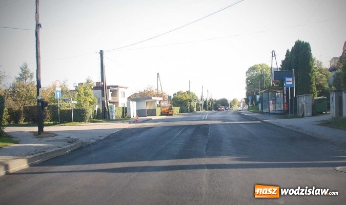 Zdjęcie w galerii na portalu naszwodzislaw.com: Koniec z podskakującymi samochodami? W Pszowie trwa remont DW 933  wiadomości z regionu