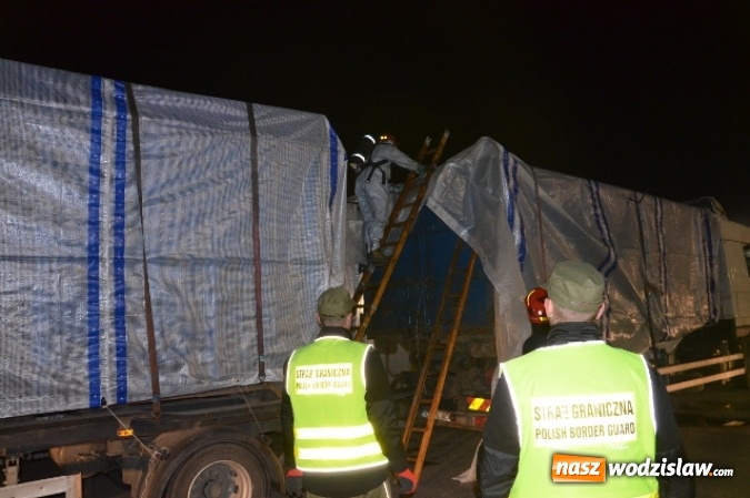 Zdjęcie w galerii na portalu naszwodzislaw.com: Gorzyczki: Niebezpieczne odpady ujawnione na autostradzie A1 wiadomości z regionu