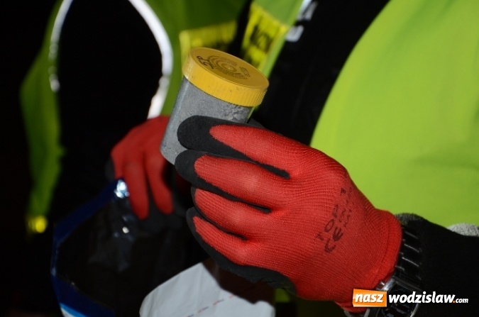 Zdjęcie w galerii na portalu naszwodzislaw.com: Gorzyczki: Niebezpieczne odpady ujawnione na autostradzie A1 wiadomości z regionu