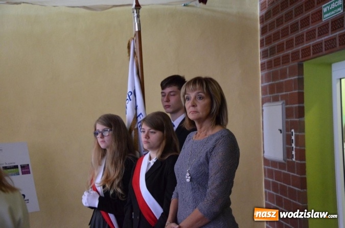 Zdjęcie w galerii na portalu naszwodzislaw.com: Ekonomik z nowym patronem i odznaką wiadomości z regionu