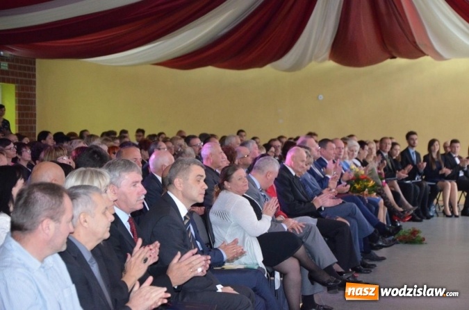 Zdjęcie w galerii na portalu naszwodzislaw.com: Ekonomik z nowym patronem i odznaką wiadomości z regionu