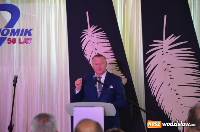 Zdjęcie w galerii na portalu naszwodzislaw.com: Ekonomik z nowym patronem i odznaką wiadomości z regionu