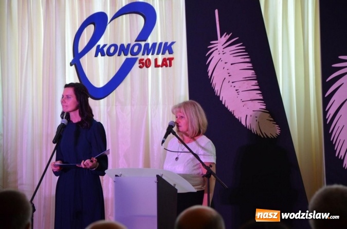 Zdjęcie w galerii na portalu naszwodzislaw.com: Ekonomik z nowym patronem i odznaką wiadomości z regionu