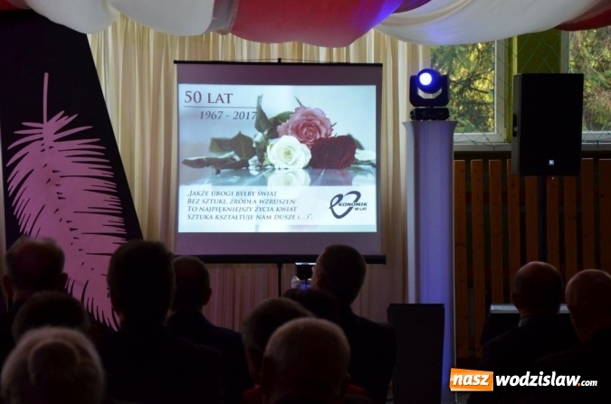 Zdjęcie w galerii na portalu naszwodzislaw.com: Ekonomik z nowym patronem i odznaką wiadomości z regionu