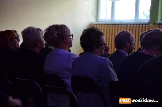 Zdjęcie w galerii na portalu naszwodzislaw.com: Ekonomik z nowym patronem i odznaką wiadomości z regionu