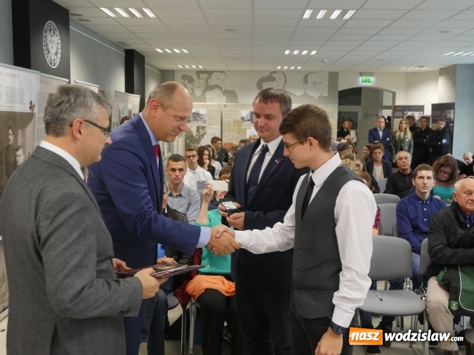Zdjęcie w galerii na portalu naszwodzislaw.com: ZST: Uczestniczyli w uroczystościach upamiętniających postać rtm. Witolda Pileckiego wiadomości z regionu
