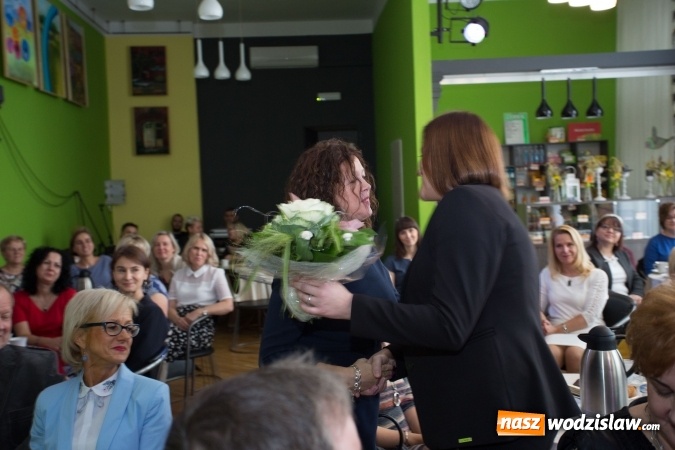 Zdjęcie w galerii na portalu naszwodzislaw.com: Nagrody i wyróżnienia dla nauczycieli w Radlinie  wiadomości z regionu