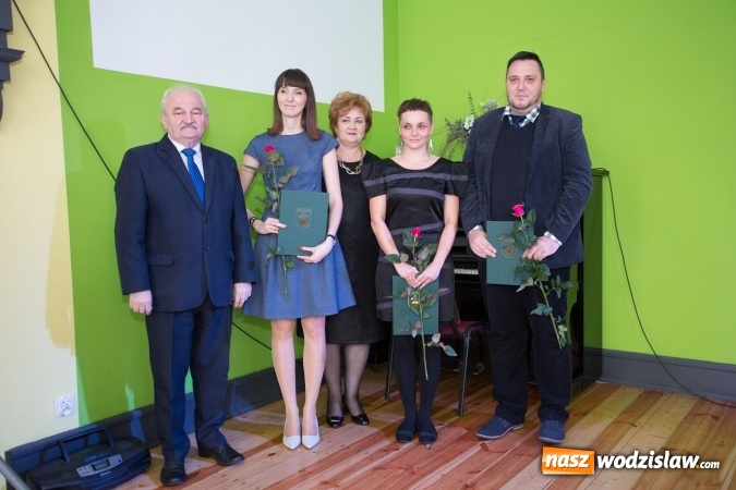 Zdjęcie w galerii na portalu naszwodzislaw.com: Nagrody i wyróżnienia dla nauczycieli w Radlinie  wiadomości z regionu