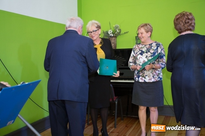 Zdjęcie w galerii na portalu naszwodzislaw.com: Nagrody i wyróżnienia dla nauczycieli w Radlinie  wiadomości z regionu