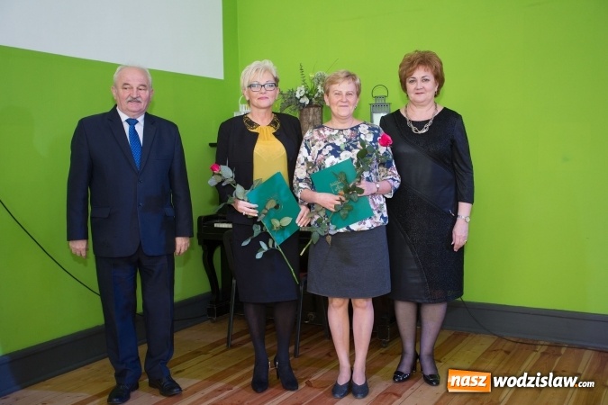 Zdjęcie w galerii na portalu naszwodzislaw.com: Nagrody i wyróżnienia dla nauczycieli w Radlinie  wiadomości z regionu