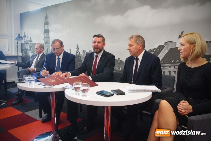 Zdjęcie w galerii na portalu naszwodzislaw.com: Wodzisław: Nowe serce nowego miasta. Centrum przesiadkowe i rewitalizacja dworca kolejowego coraz bliższe realizacji  wiadomości z regionu