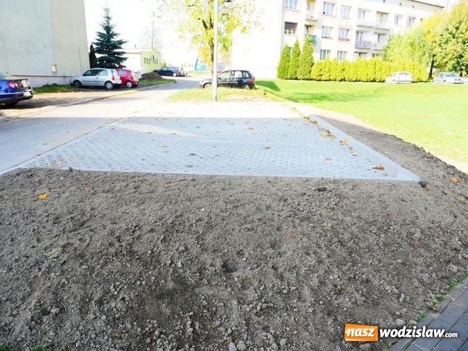 Zdjęcie w galerii na portalu naszwodzislaw.com: Przy ul. Górniczej powstały dodatkowe miejsca postojowe  wiadomości z regionu