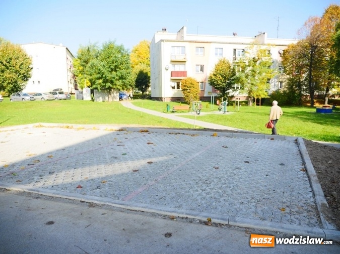 Zdjęcie w galerii na portalu naszwodzislaw.com: Przy ul. Górniczej powstały dodatkowe miejsca postojowe  wiadomości z regionu
