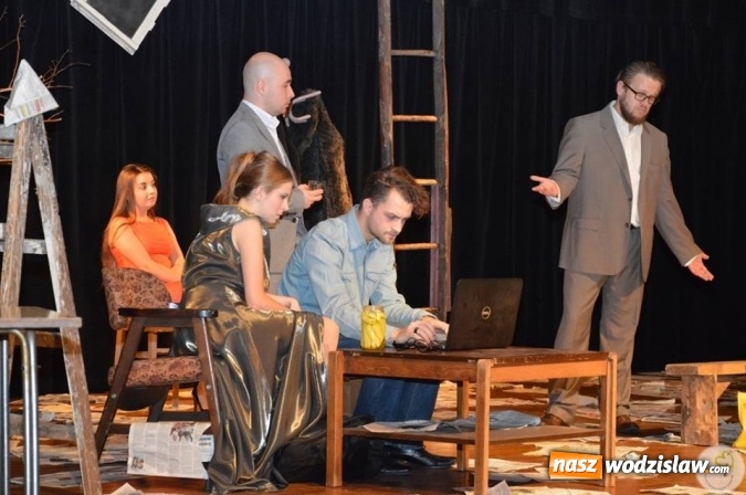 Zdjęcie w galerii na portalu naszwodzislaw.com: Tamten Strych w wykonaniu Radlińskiego Studia Teatralnego  wiadomości z regionu