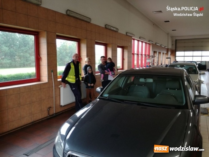 Zdjęcie w galerii na portalu naszwodzislaw.com: Działania profilaktyczne na stacji diagnostycznej wiadomości z regionu