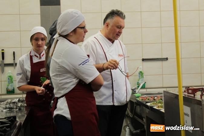 Zdjęcie w galerii na portalu naszwodzislaw.com: Robert Sowa po raz drugi gotował w Ekonomiku  wiadomości z regionu