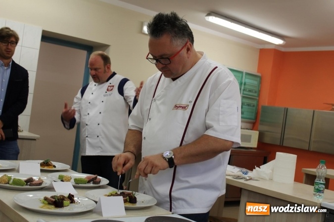 Zdjęcie w galerii na portalu naszwodzislaw.com: Robert Sowa po raz drugi gotował w Ekonomiku  wiadomości z regionu