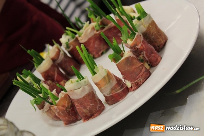 Zdjęcie w galerii na portalu naszwodzislaw.com: Robert Sowa po raz drugi gotował w Ekonomiku  wiadomości z regionu