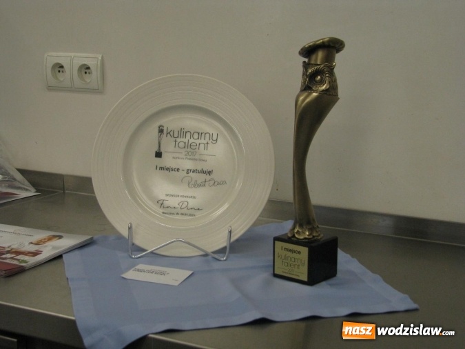 Zdjęcie w galerii na portalu naszwodzislaw.com: Robert Sowa po raz drugi gotował w Ekonomiku  wiadomości z regionu