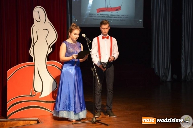 Zdjęcie w galerii na portalu naszwodzislaw.com: Utwory ze znanych filmów i bajek wybrzmiały w radlińskim MOK-u  wiadomości z regionu