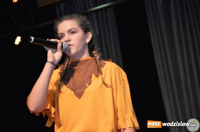 Zdjęcie w galerii na portalu naszwodzislaw.com: Utwory ze znanych filmów i bajek wybrzmiały w radlińskim MOK-u  wiadomości z regionu