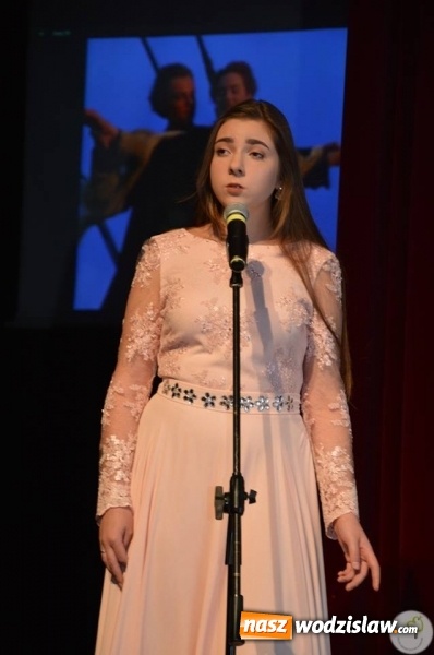 Zdjęcie w galerii na portalu naszwodzislaw.com: Utwory ze znanych filmów i bajek wybrzmiały w radlińskim MOK-u  wiadomości z regionu