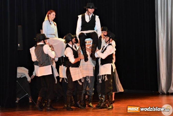 Zdjęcie w galerii na portalu naszwodzislaw.com: Utwory ze znanych filmów i bajek wybrzmiały w radlińskim MOK-u  wiadomości z regionu