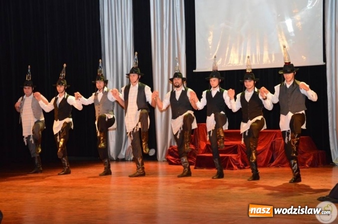 Zdjęcie w galerii na portalu naszwodzislaw.com: Utwory ze znanych filmów i bajek wybrzmiały w radlińskim MOK-u  wiadomości z regionu