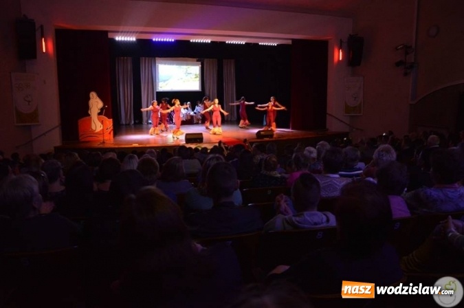 Zdjęcie w galerii na portalu naszwodzislaw.com: Utwory ze znanych filmów i bajek wybrzmiały w radlińskim MOK-u  wiadomości z regionu