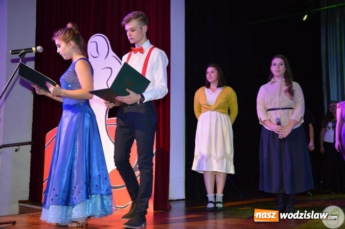 Zdjęcie w galerii na portalu naszwodzislaw.com: Utwory ze znanych filmów i bajek wybrzmiały w radlińskim MOK-u  wiadomości z regionu