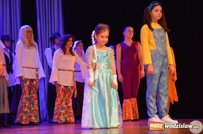 Zdjęcie w galerii na portalu naszwodzislaw.com: Utwory ze znanych filmów i bajek wybrzmiały w radlińskim MOK-u  wiadomości z regionu