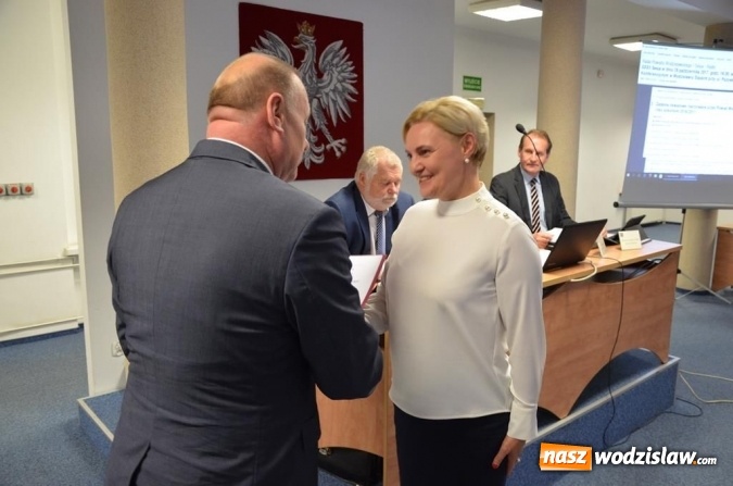 Zdjęcie w galerii na portalu naszwodzislaw.com: Powiat: Za nami sesja oświatowa wiadomości z regionu