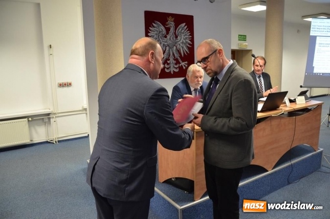Zdjęcie w galerii na portalu naszwodzislaw.com: Powiat: Za nami sesja oświatowa wiadomości z regionu