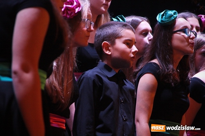 Zdjęcie w galerii na portalu naszwodzislaw.com: Miejski Chór Młodzieżowy Canticum Novum śpiewa dla nas już pięć lat  wiadomości z regionu