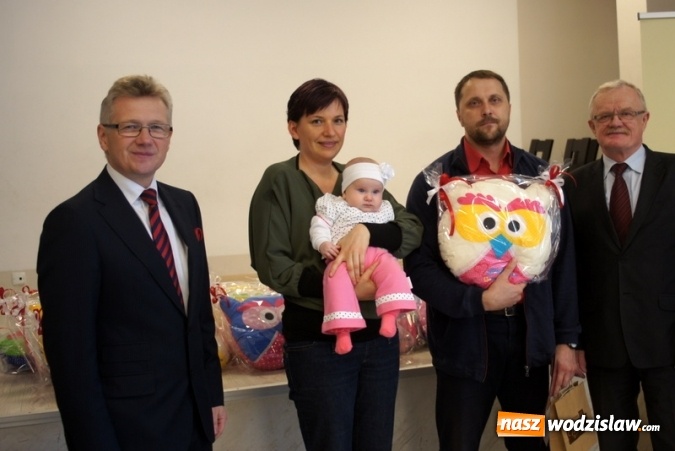 Zdjęcie w galerii na portalu naszwodzislaw.com: Sówki rozdane! Spotkanie z najmłodszymi mieszkańcami Gminy Mszana  wiadomości z regionu