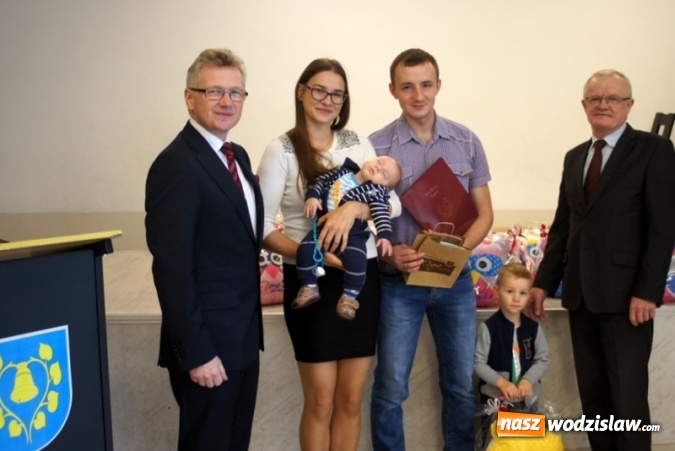 Zdjęcie w galerii na portalu naszwodzislaw.com: Sówki rozdane! Spotkanie z najmłodszymi mieszkańcami Gminy Mszana  wiadomości z regionu