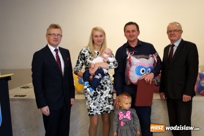 Zdjęcie w galerii na portalu naszwodzislaw.com: Sówki rozdane! Spotkanie z najmłodszymi mieszkańcami Gminy Mszana  wiadomości z regionu