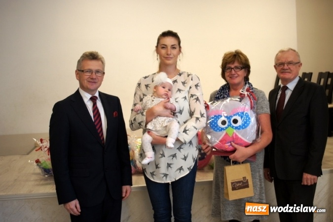 Zdjęcie w galerii na portalu naszwodzislaw.com: Sówki rozdane! Spotkanie z najmłodszymi mieszkańcami Gminy Mszana  wiadomości z regionu