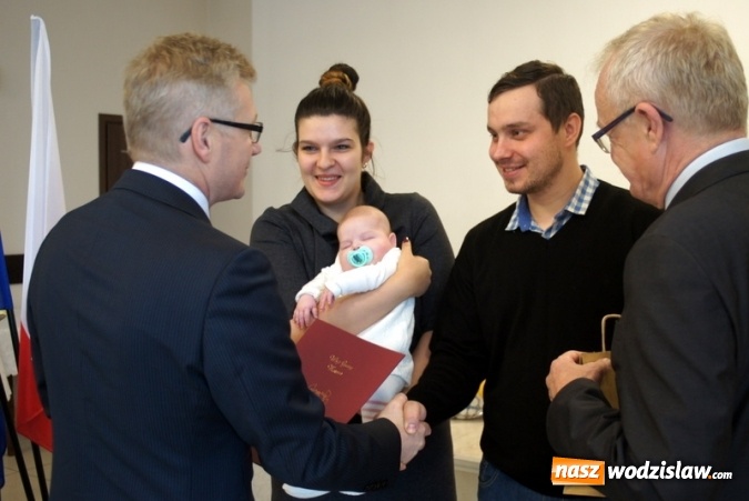 Zdjęcie w galerii na portalu naszwodzislaw.com: Sówki rozdane! Spotkanie z najmłodszymi mieszkańcami Gminy Mszana  wiadomości z regionu